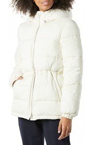Женская пуховая куртка с резинкой и тяжелым поясом в цвете слоновой кости