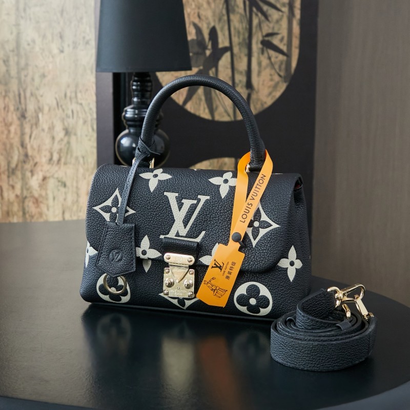 Louis Vuitton M45978 Women's Handbag